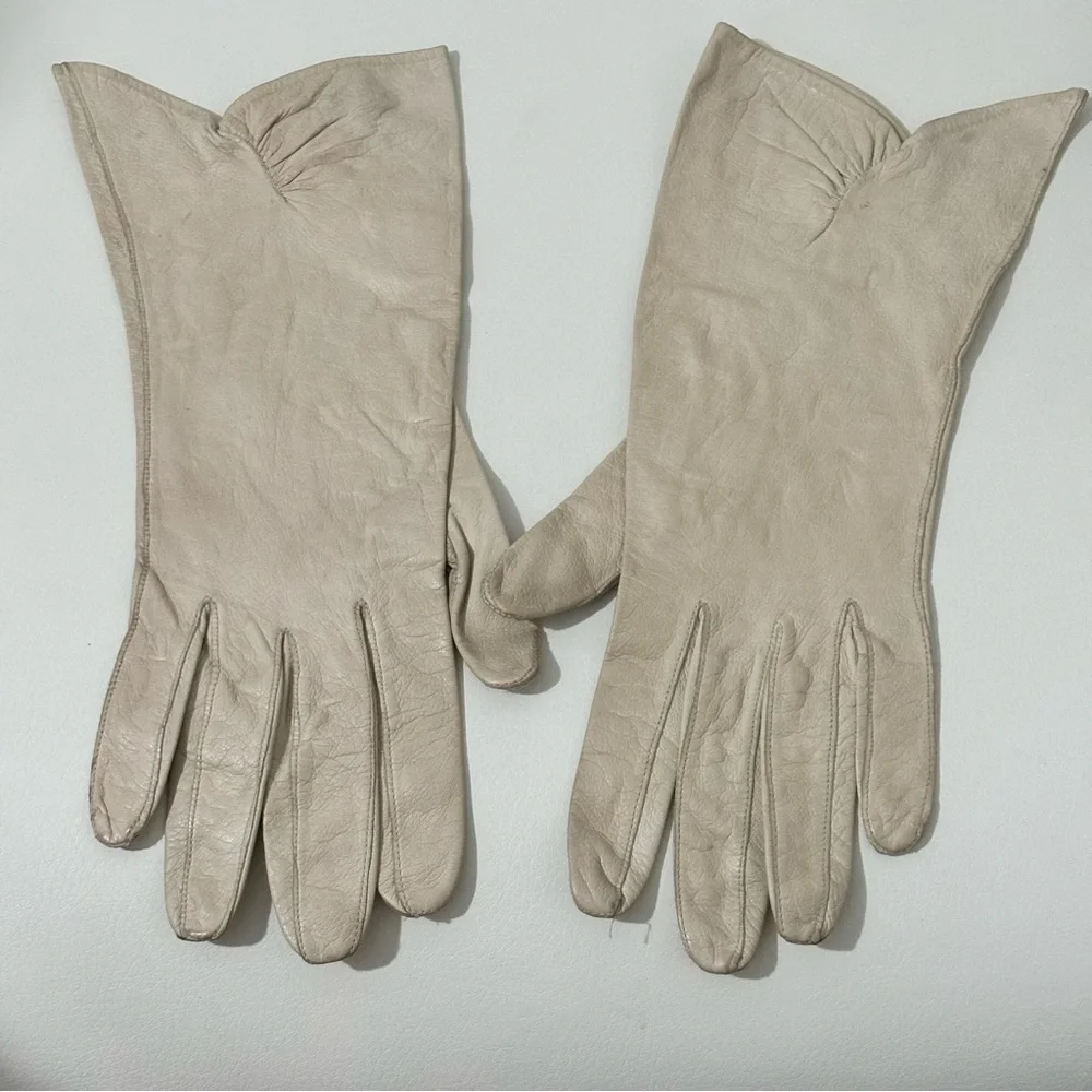 Leather gloves cream made in France size 6.5